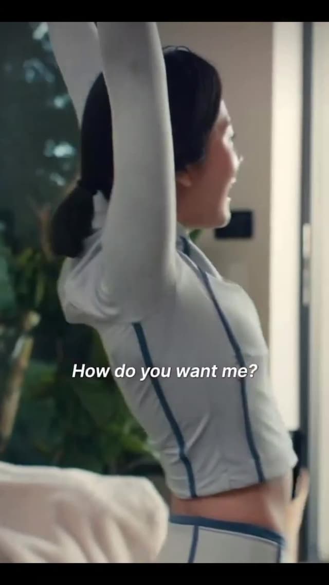 En la película 'BEEF', la intensidad de cada confrontación refleja la evolución de sus personajes a través de conflictos personales y culturales, capturando con realismo la tensión acumulada en sus intercambios.
