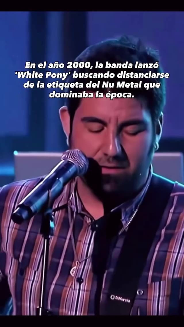 ‘Change (In the House of Flies) Deftones’ fue parte esencial del álbum 'White Pony' en 2000. Su letra y atmósfera densa exploran la transformación personal, marcando un hito en el rock alternativo y desafiando el sonido comercial de l
