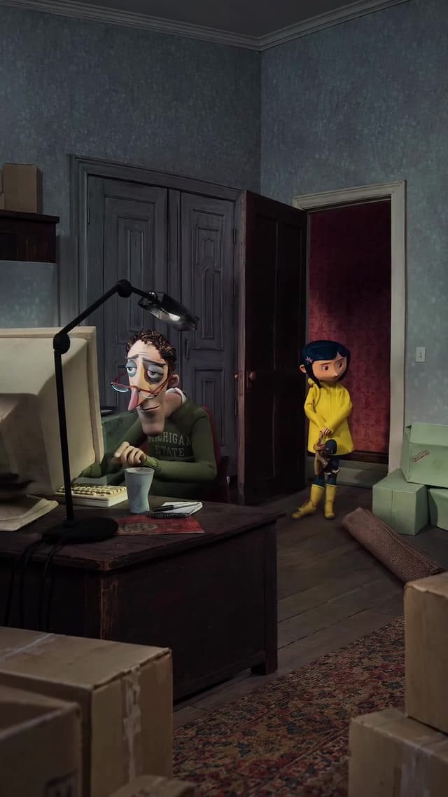 En 'Coraline', cada botón fue cosido a mano en las marionetas durante el rodaje, mostrando el detallado trabajo artesanal detrás de esta icónica película de terror animado en stop-motion.