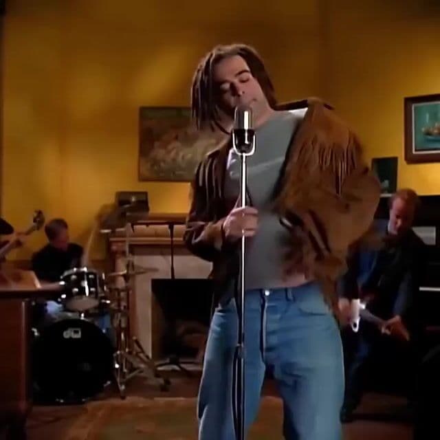 Una de mis canciones favoritas de todos los tiempos. El tema que puso a Counting Crows en el mapa de la noche a la mañana. Pura energía y emoción.