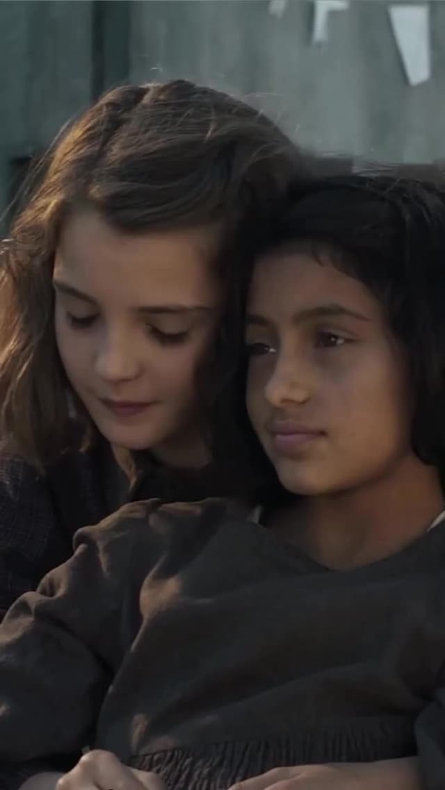 En 'My Brilliant Friend', la recreación de Nápoles en los años 50 fue tan realista que muchas escenas fueron grabadas en sets construidos a escala, cuidando cada detalle histórico de la época. Serie basada en la saga literaria de Elena Ferrante.