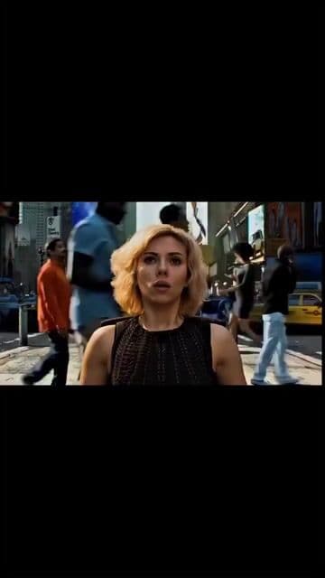 En 'Lucy', la escena donde Scarlett Johansson accede al 100% de su capacidad cerebral se filmó en París, haciendo guiños al cine europeo. El estilo visual de Luc Besson combina acción y elementos futuristas, punto clave entre filmes de ciencia ficción y acción.