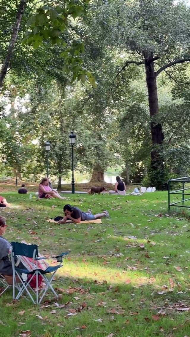 Lectura compartida en el parque de Castrelos Vigo