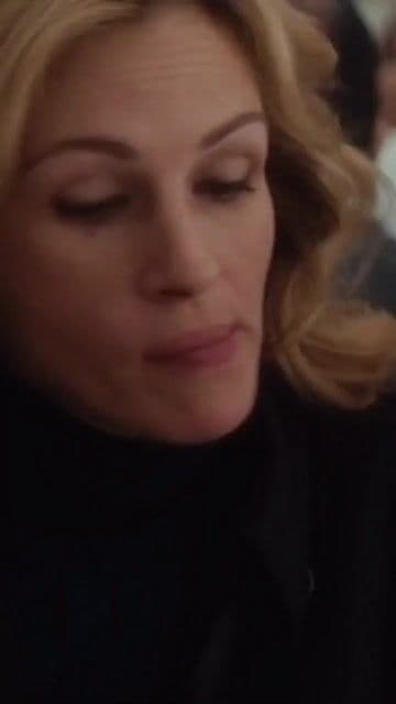 Julia Roberts protagoniza este viaje introspectivo de autodescubrimiento por Italia, India y Bali. Una mujer que busca reencontrarse consigo misma tras un doloroso divorcio