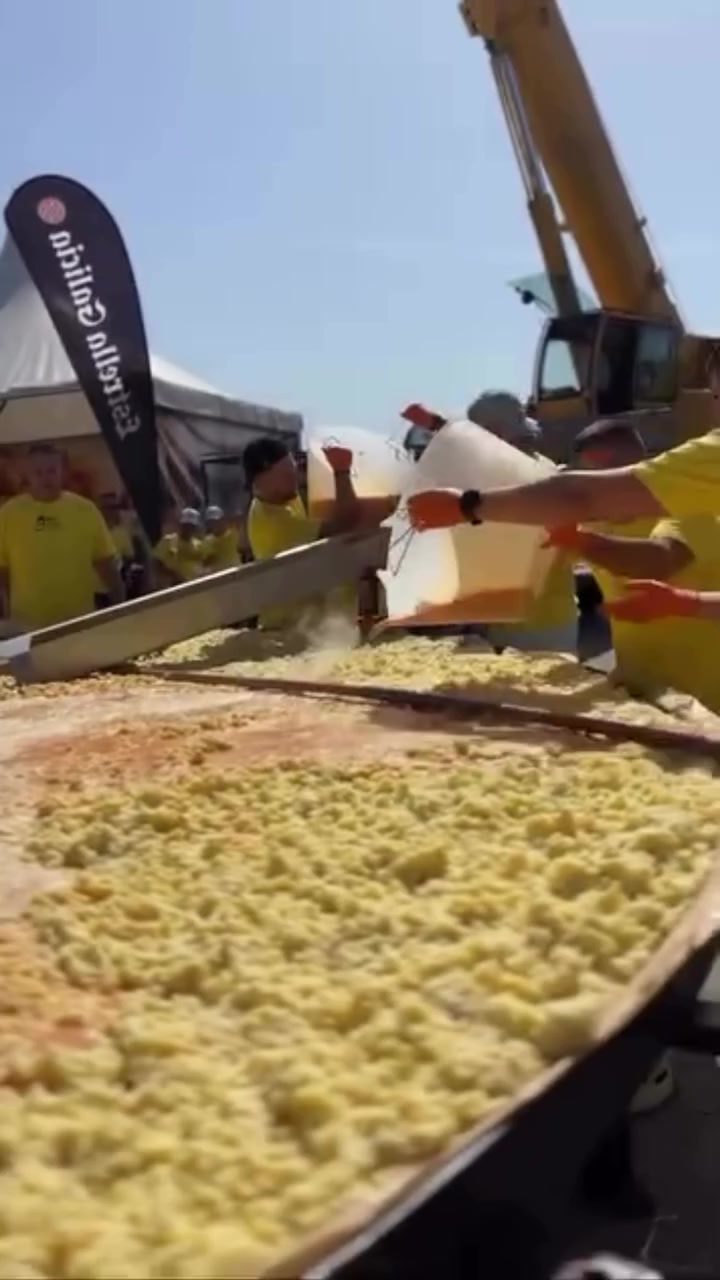 Tortilla más grande del mundo en Sanxenxo: récord histórico